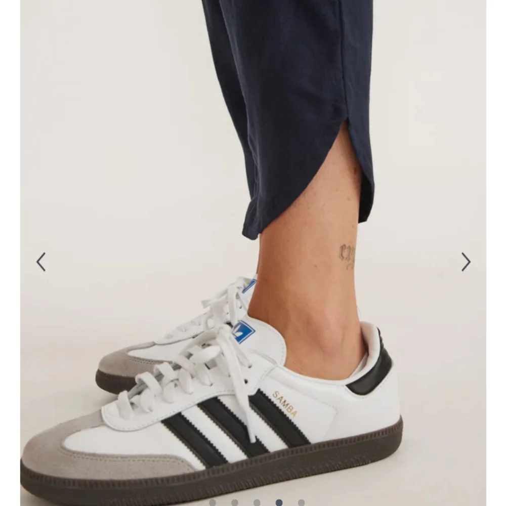 Marine Layer Allison Navy pant, size large - Picture 2 of 10